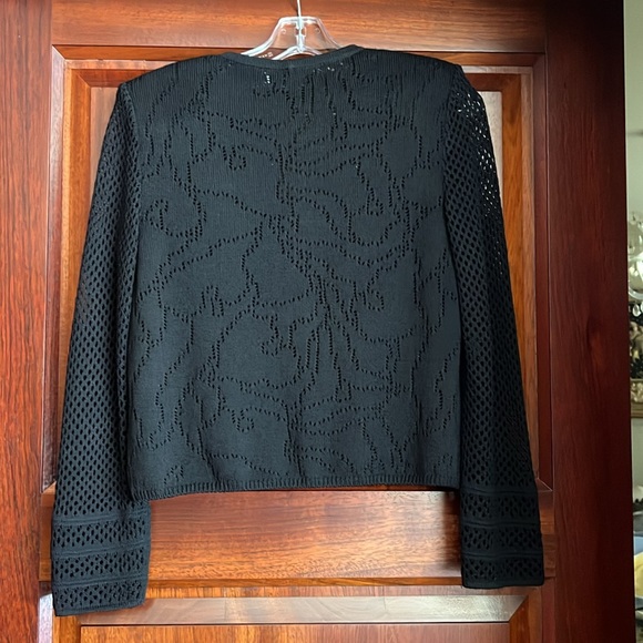 St John collection black sweater
EXCELLENT condition - Picture 8 of 11